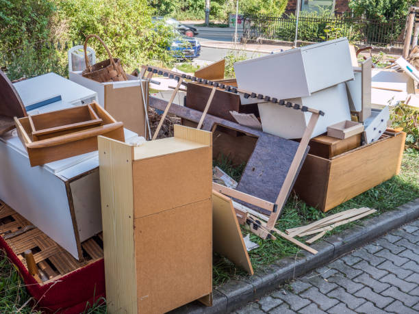 Best Yard Waste Removal  in River Heights, UT